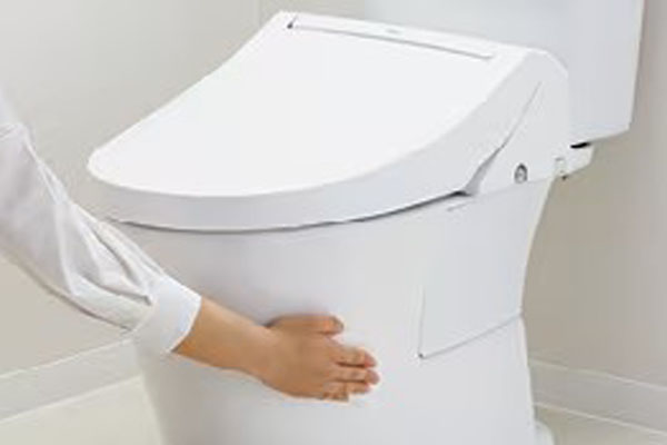 LIXIL アメージュ便器 シャープなフォルム